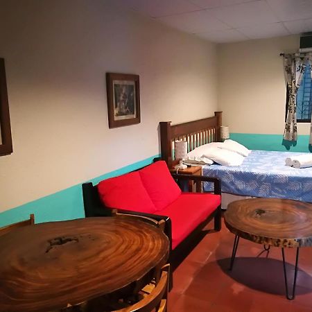 Hostal Harvest House León Εξωτερικό φωτογραφία