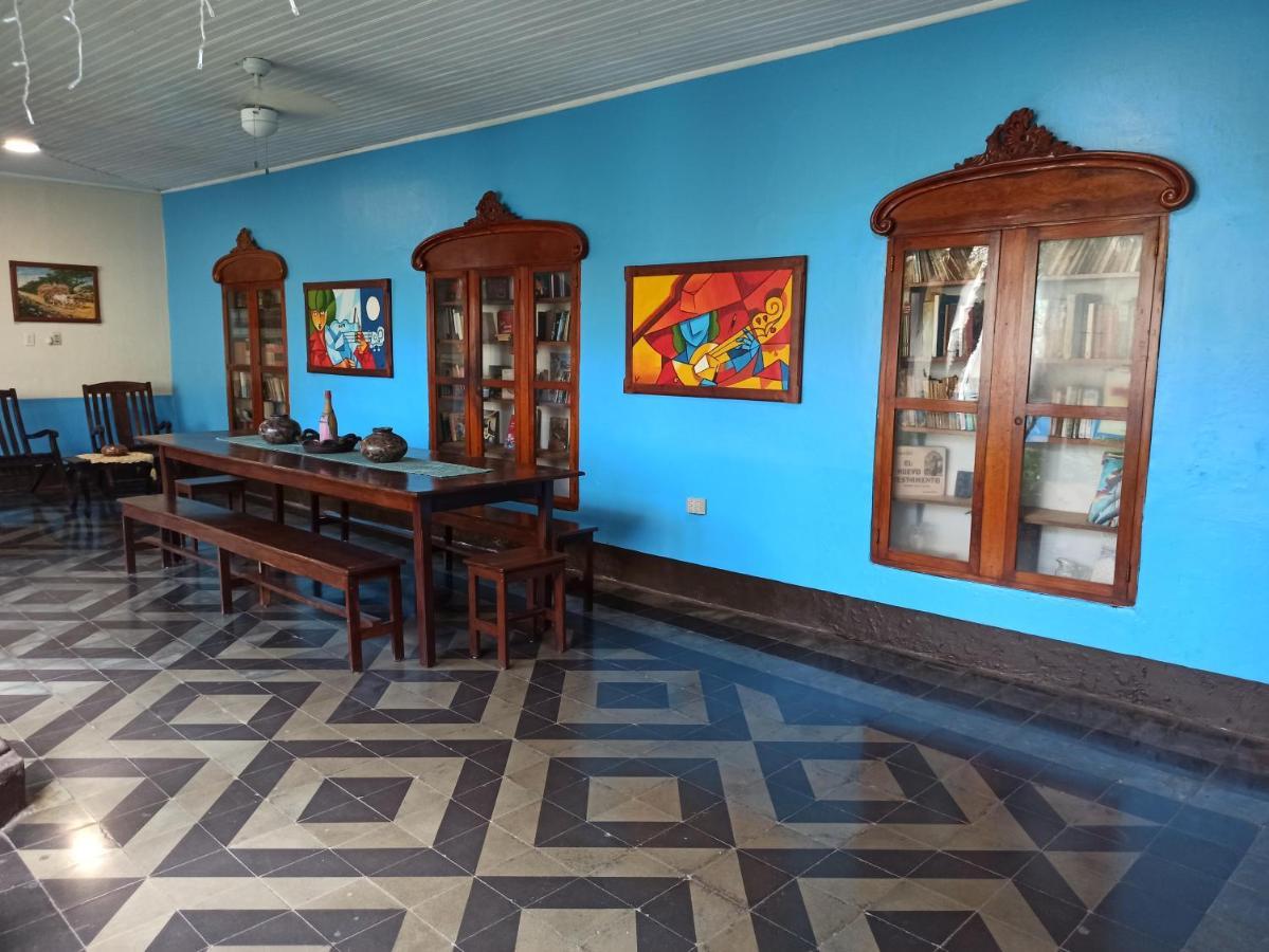 Hostal Harvest House León Εξωτερικό φωτογραφία
