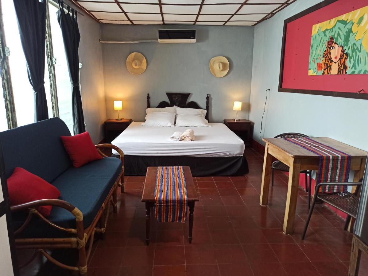 Hostal Harvest House León Εξωτερικό φωτογραφία