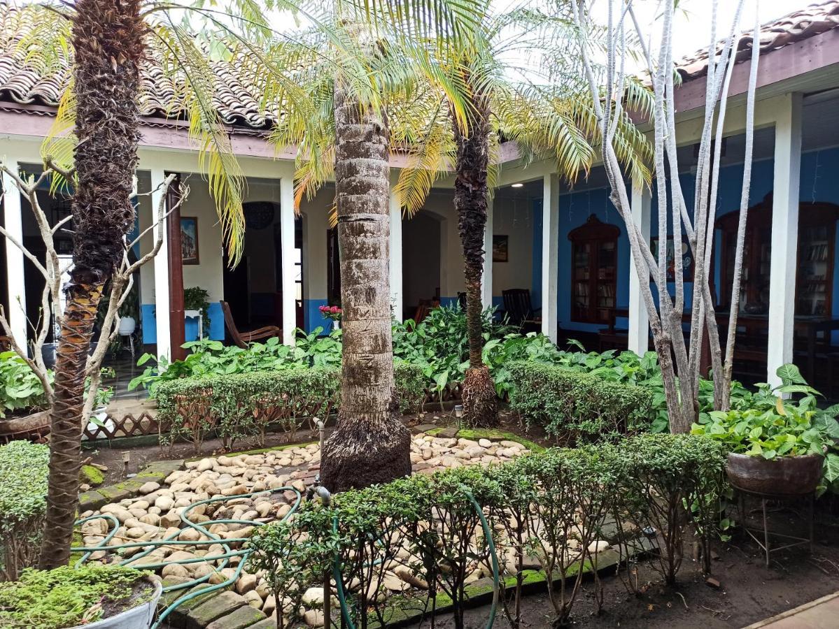 Hostal Harvest House León Εξωτερικό φωτογραφία