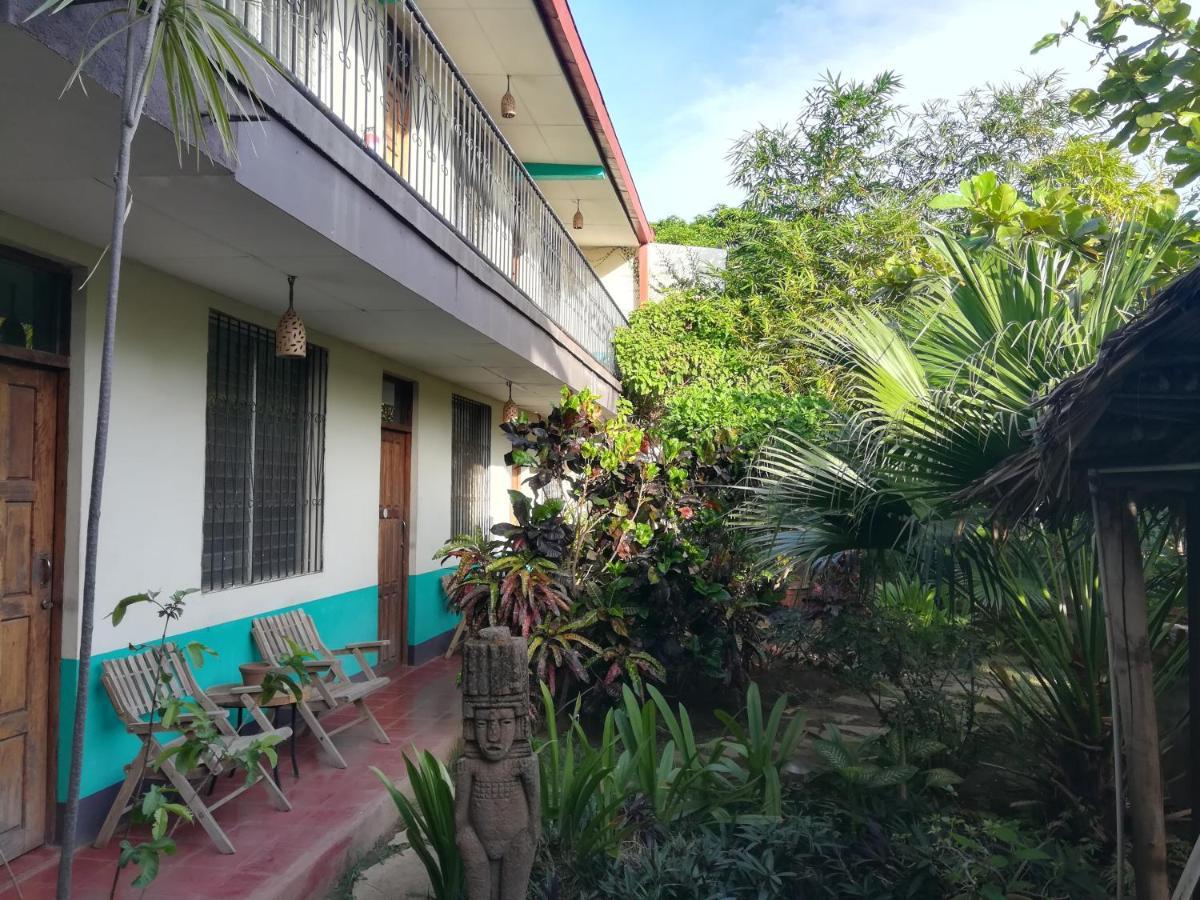 Hostal Harvest House León Εξωτερικό φωτογραφία