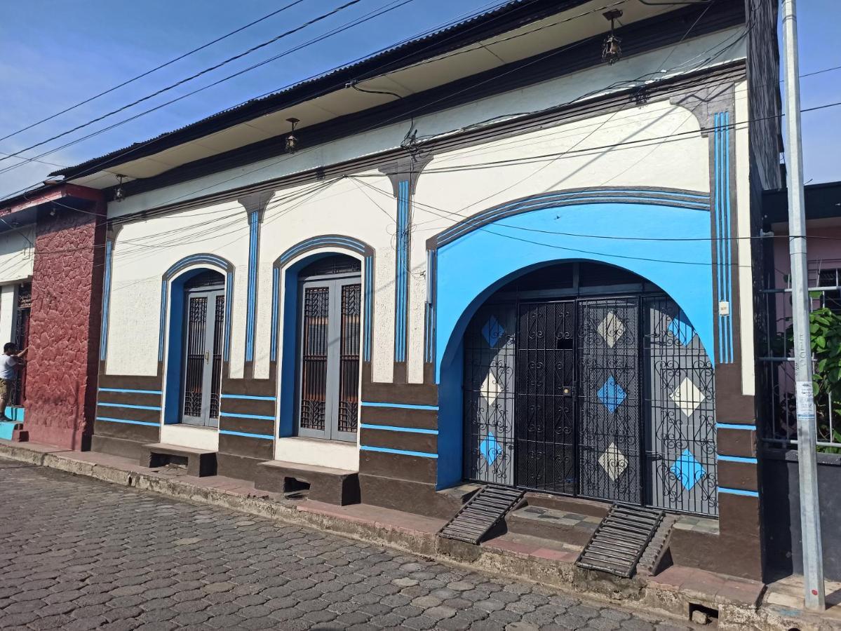 Hostal Harvest House León Εξωτερικό φωτογραφία