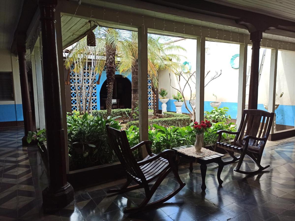 Hostal Harvest House León Εξωτερικό φωτογραφία