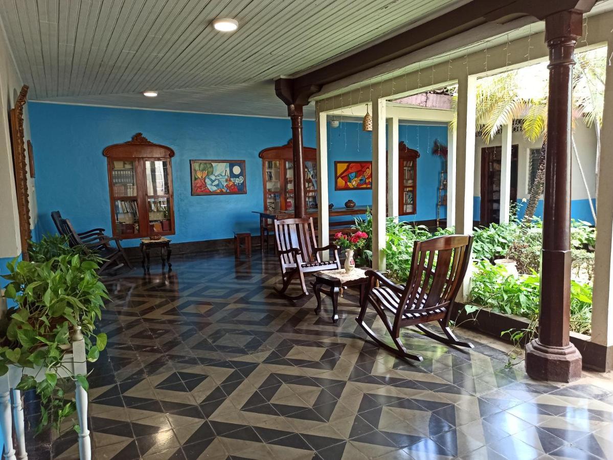 Hostal Harvest House León Εξωτερικό φωτογραφία