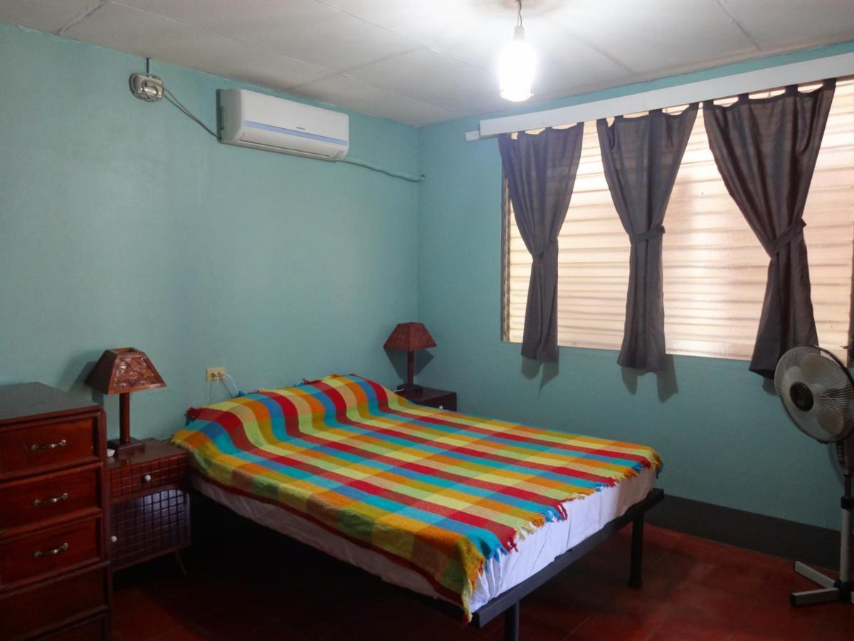 Hostal Harvest House León Εξωτερικό φωτογραφία