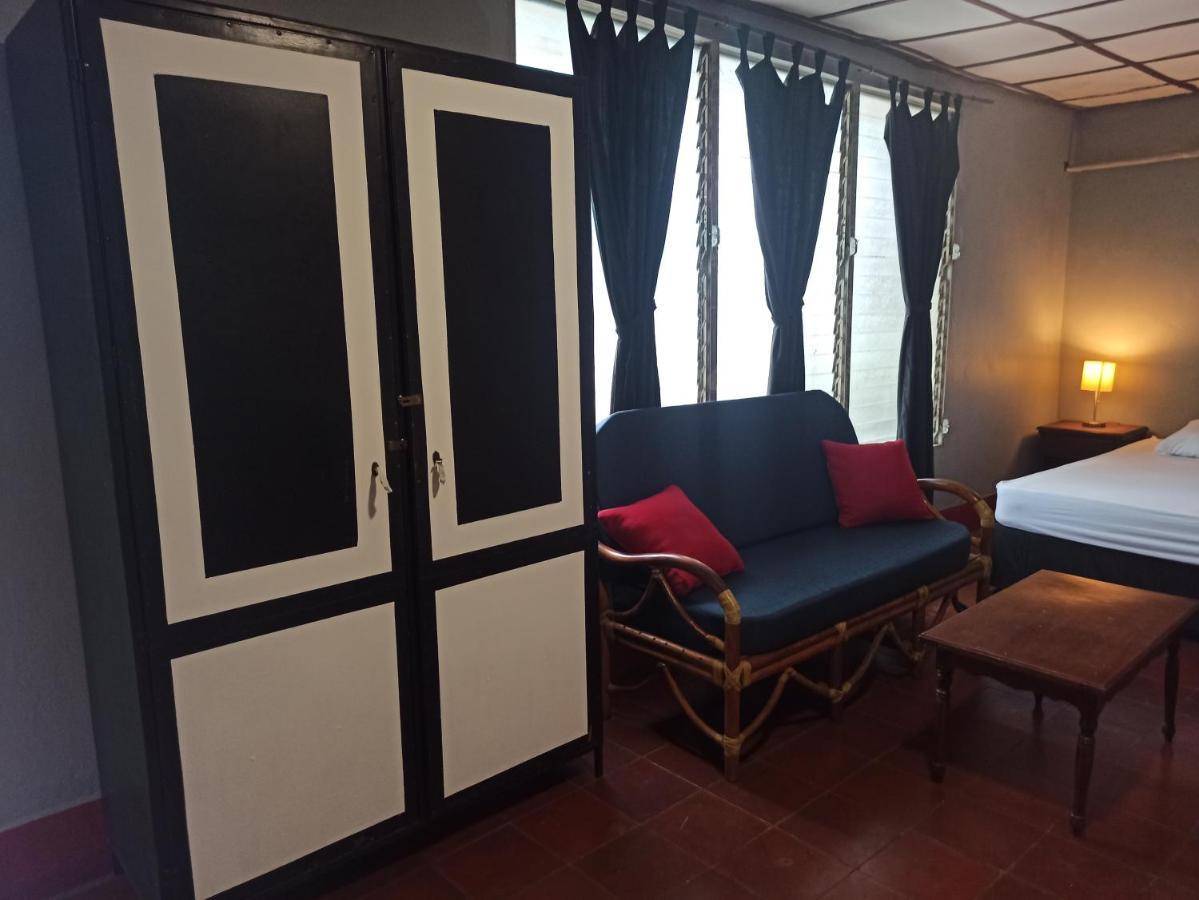 Hostal Harvest House León Εξωτερικό φωτογραφία