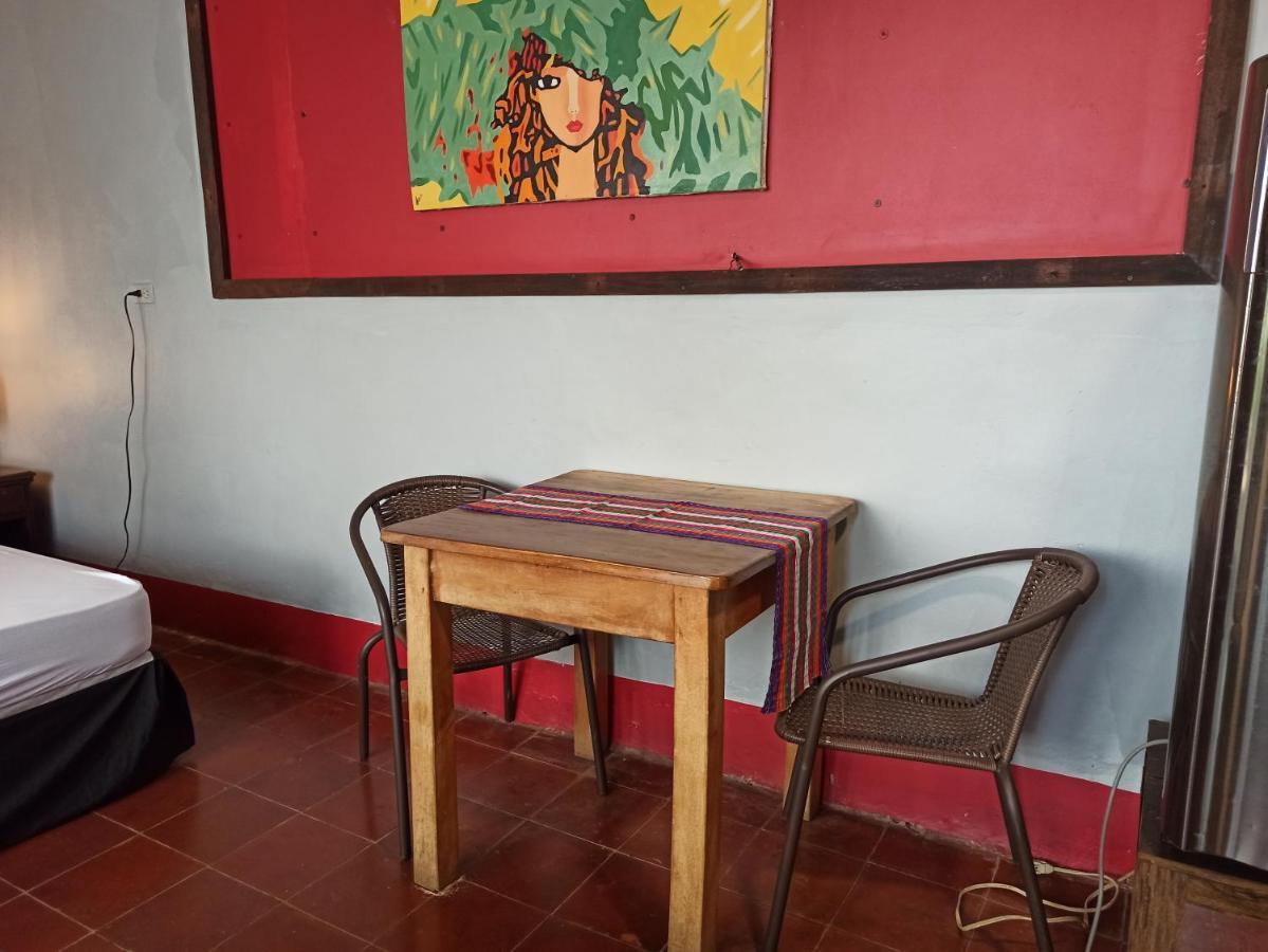 Hostal Harvest House León Εξωτερικό φωτογραφία