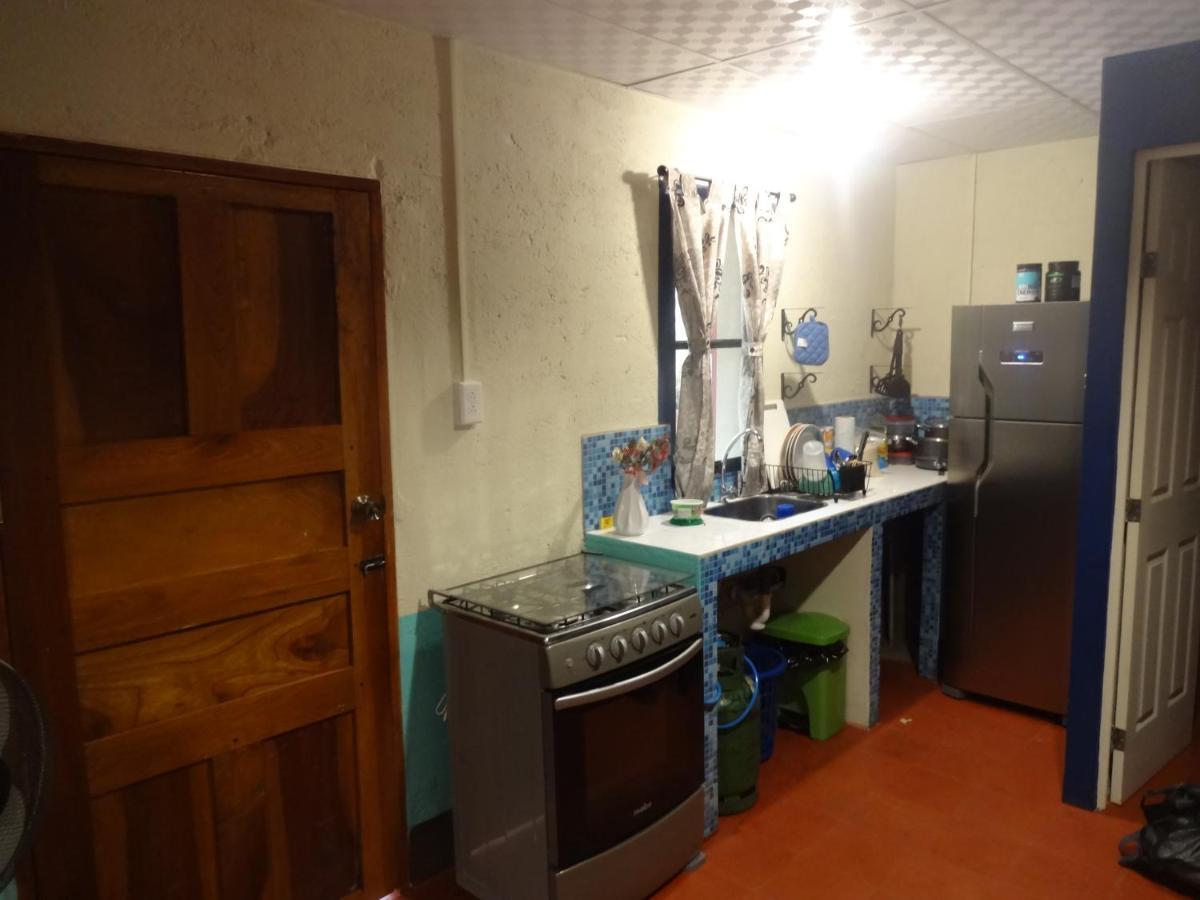 Hostal Harvest House León Εξωτερικό φωτογραφία